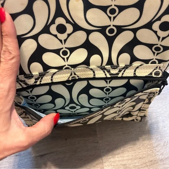 RARE! Orla Kiely Vintage Black and Cream Floral Backpack - Picture 7 of 14